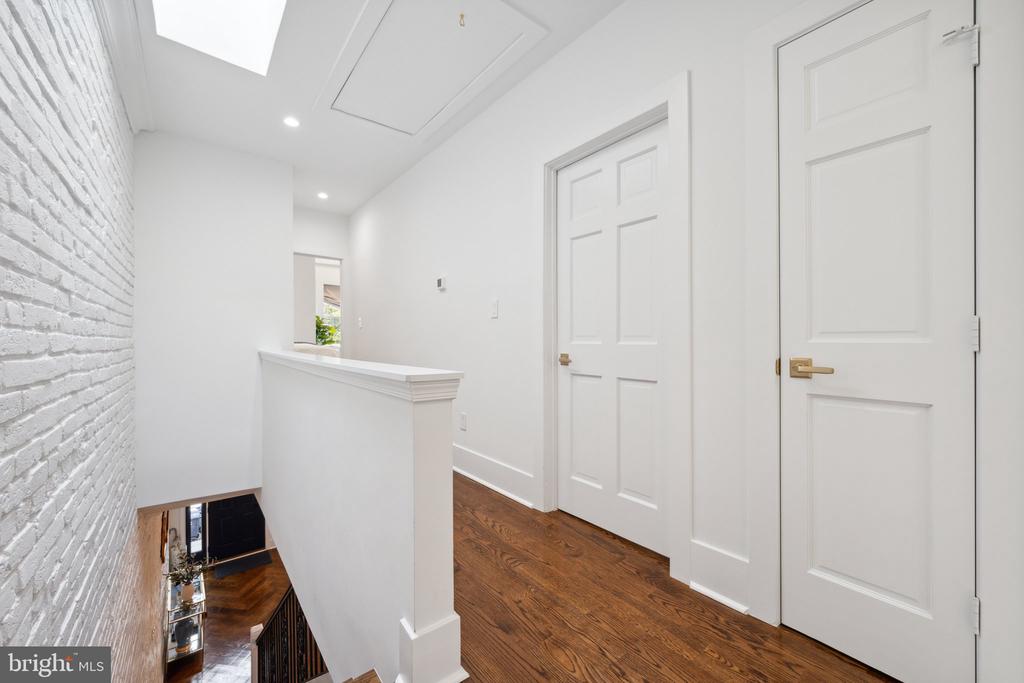 240 10TH STREET NE A