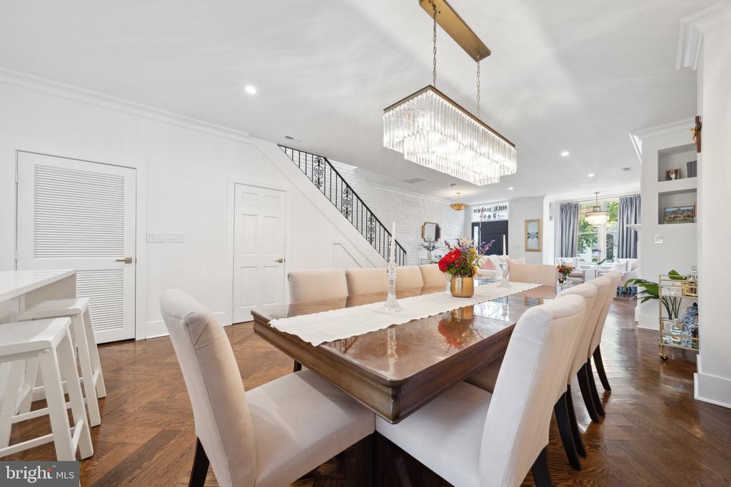 240 10TH STREET NE A