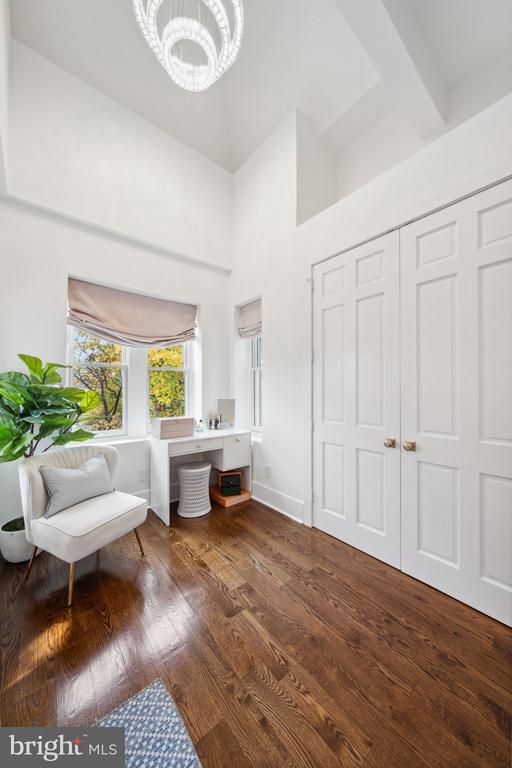 240 10TH STREET NE A