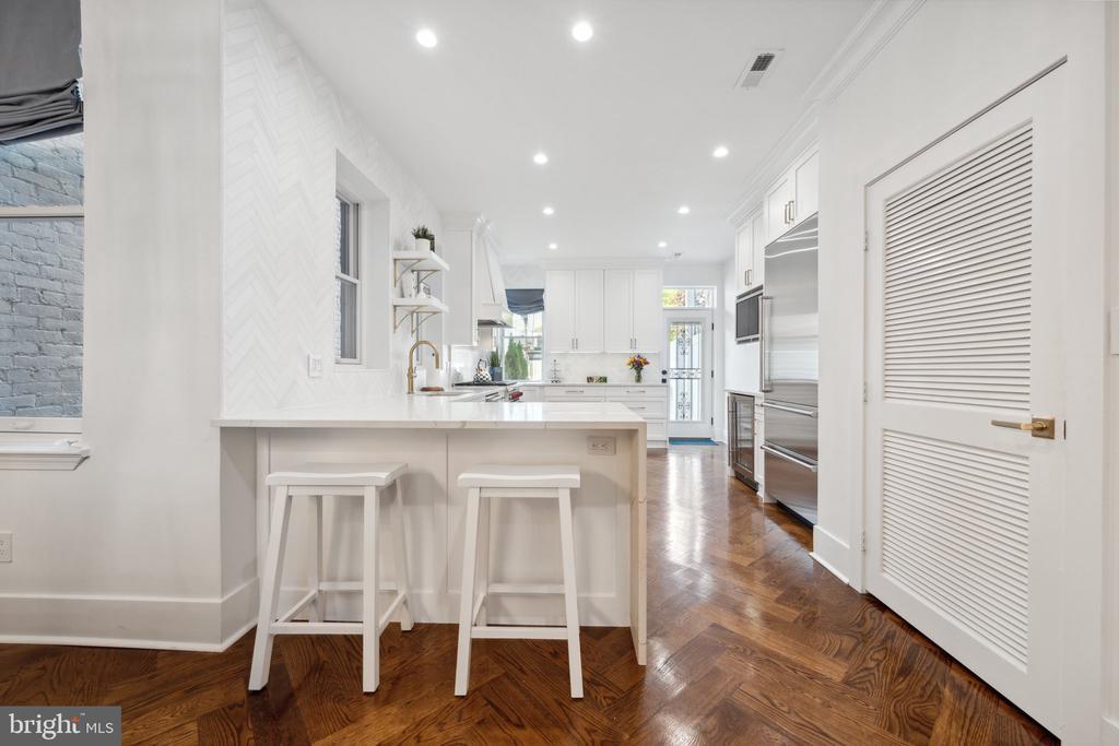 240 10TH STREET NE A