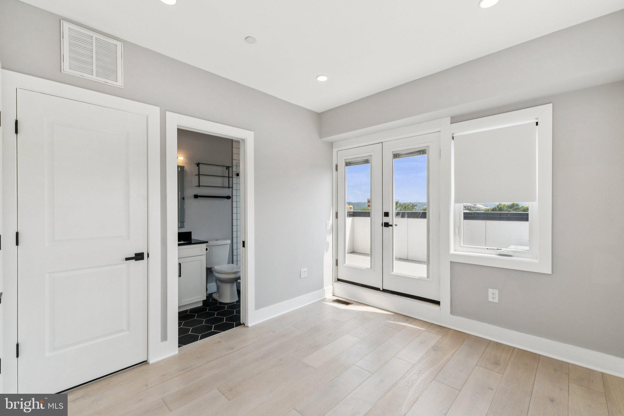 1915 H STREET NE PH2