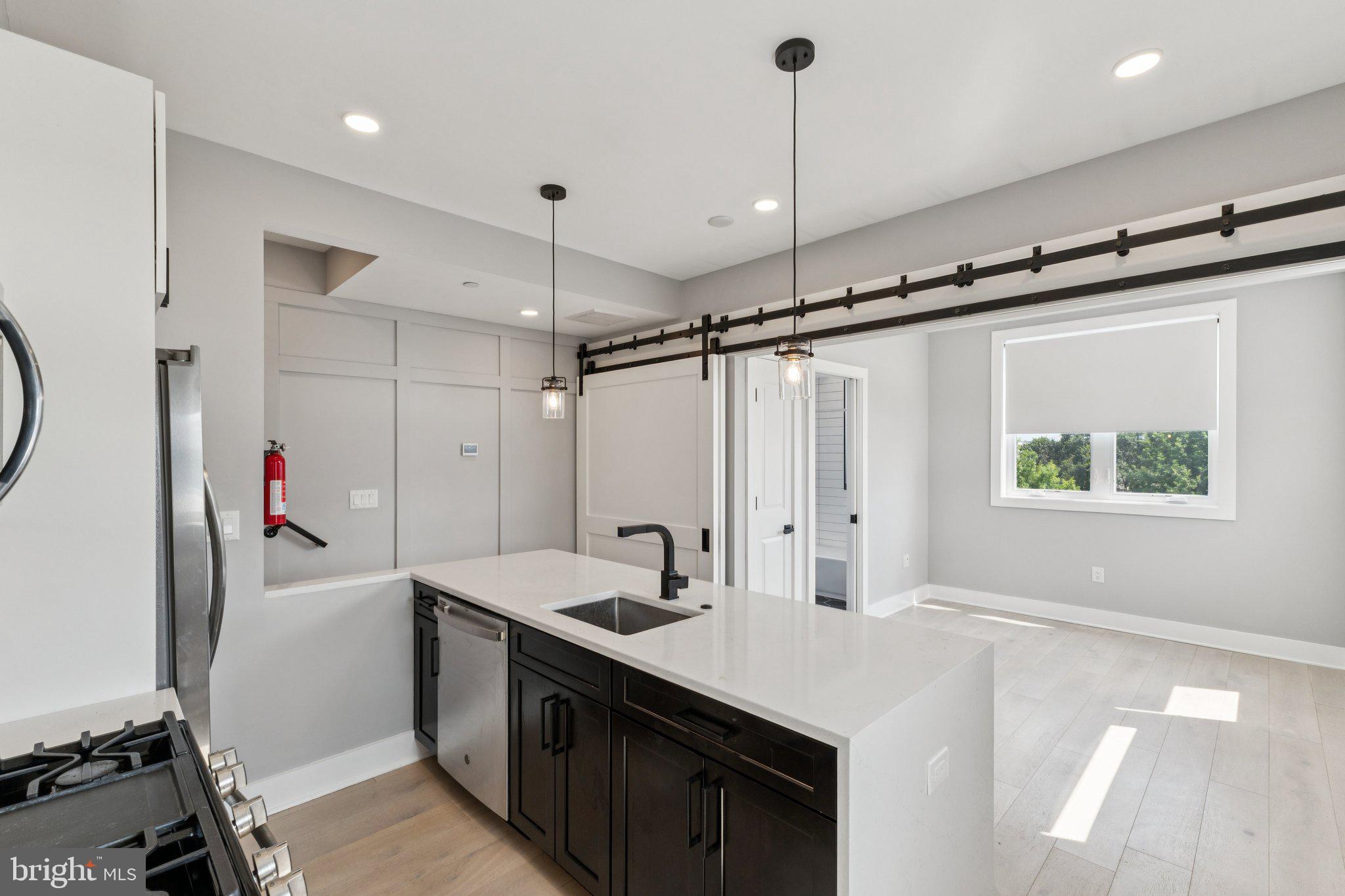 1915 H STREET NE PH2