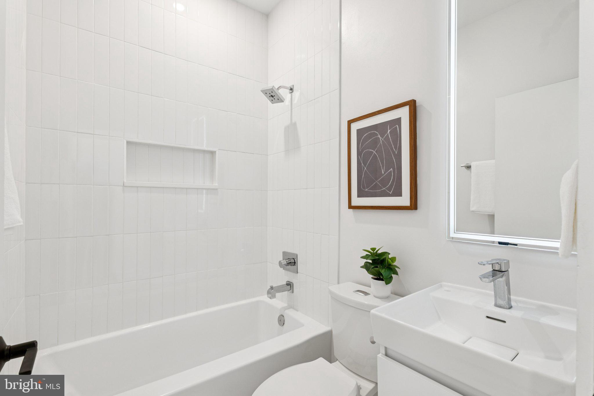2015 13TH STREET NW 2