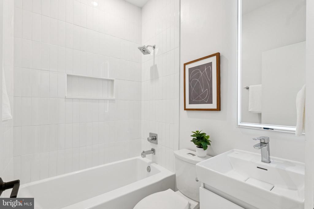 2015 13TH STREET NW 2