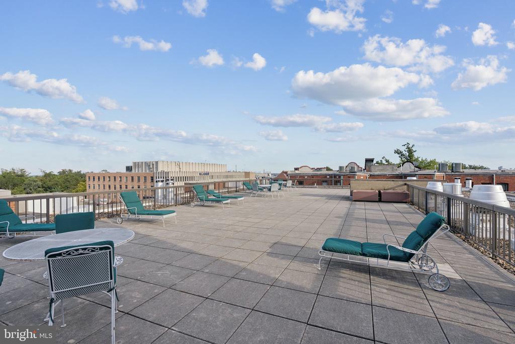2320 WISCONSIN AVENUE NW 306