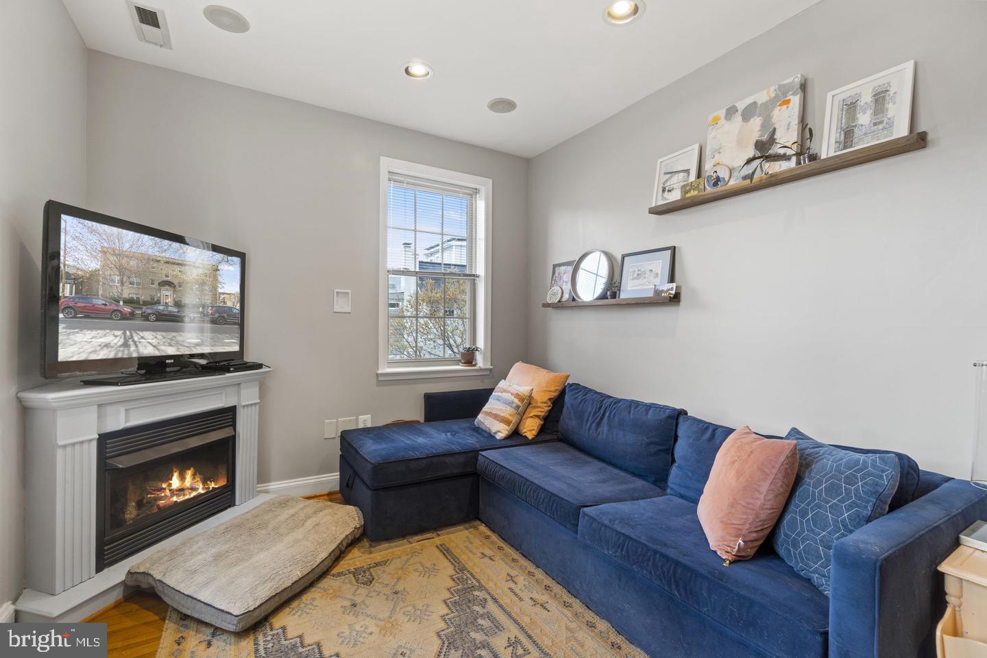 410 15TH STREET NE 13