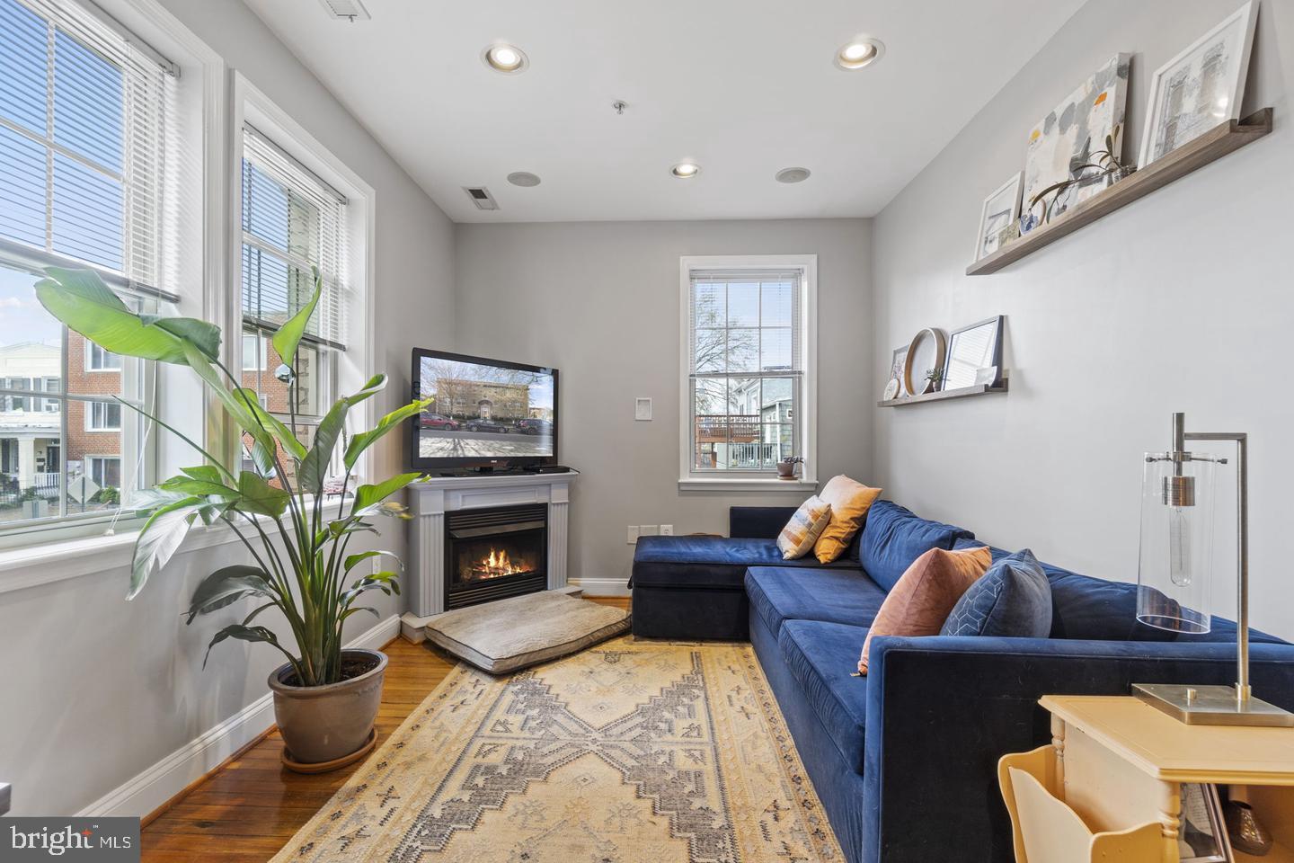 410 15TH STREET NE 13