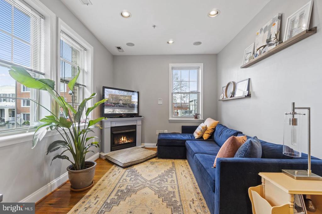 410 15TH STREET NE 13