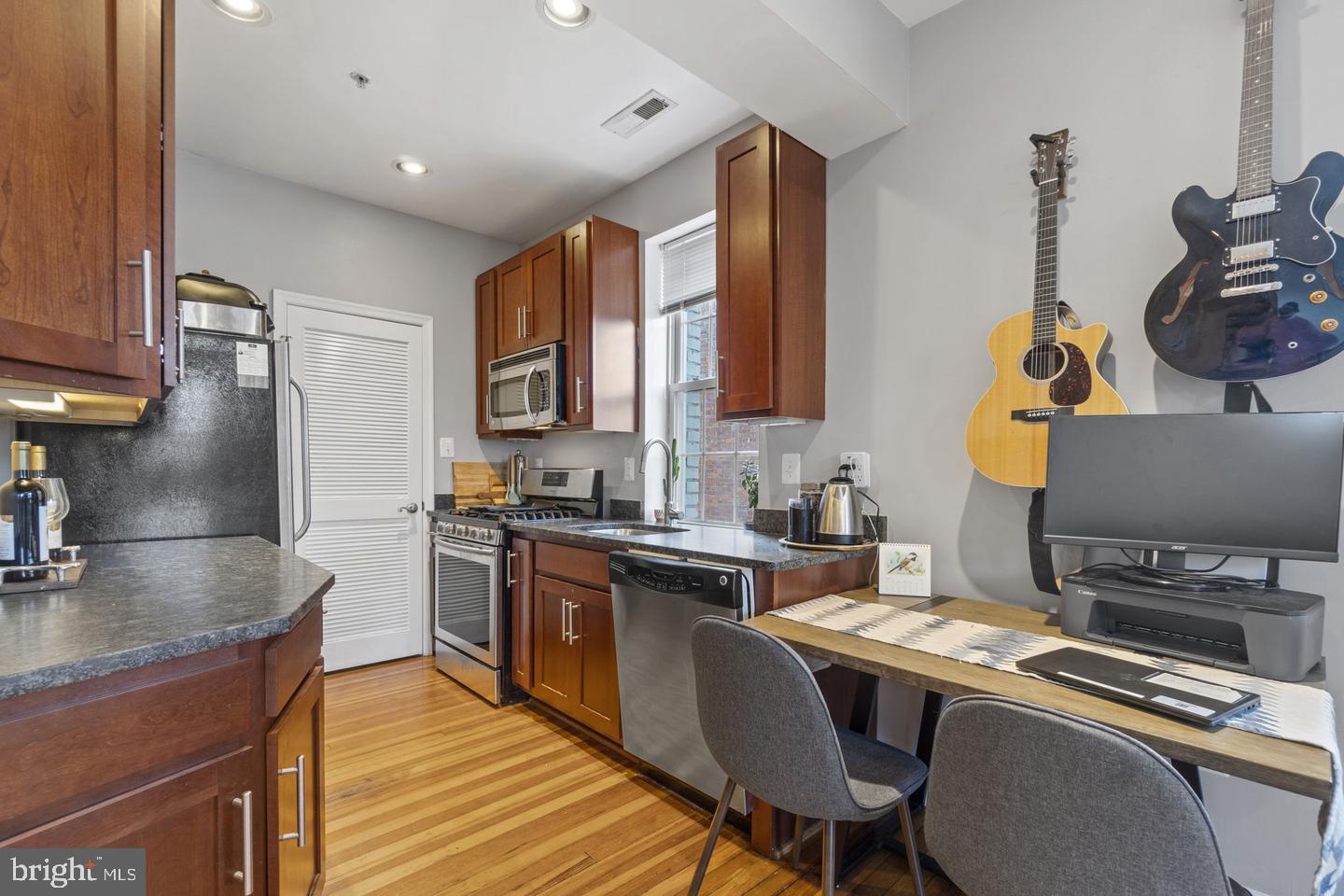410 15TH STREET NE 13