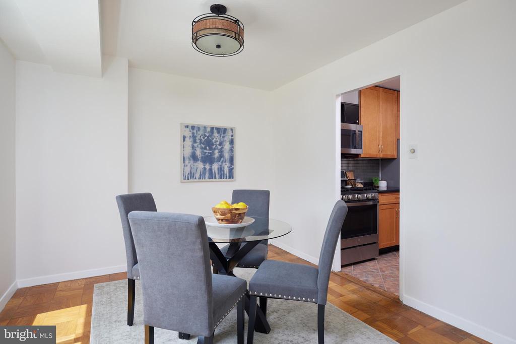 5410 CONNECTICUT AVENUE NW 307