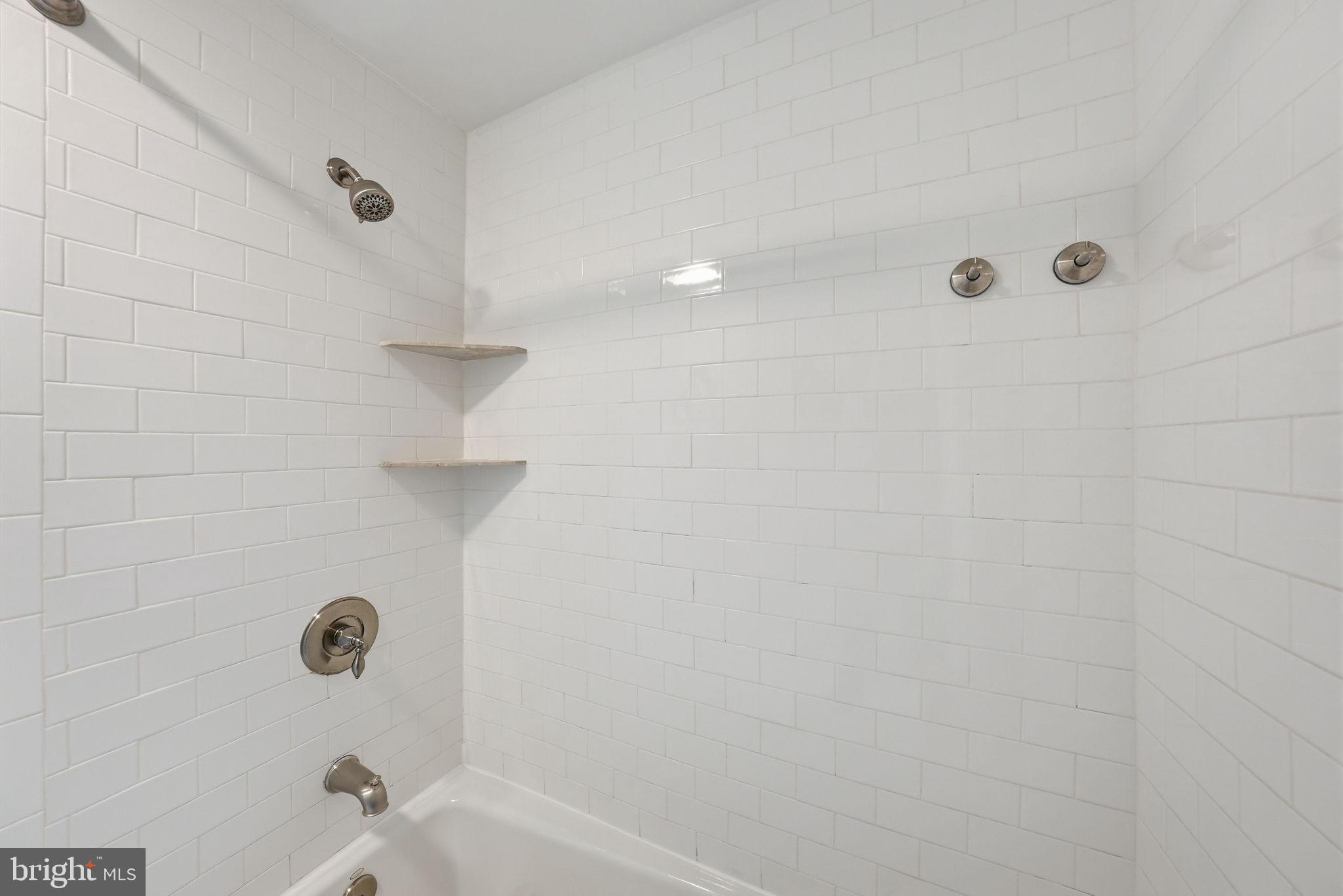 18 9TH STREET NE 305