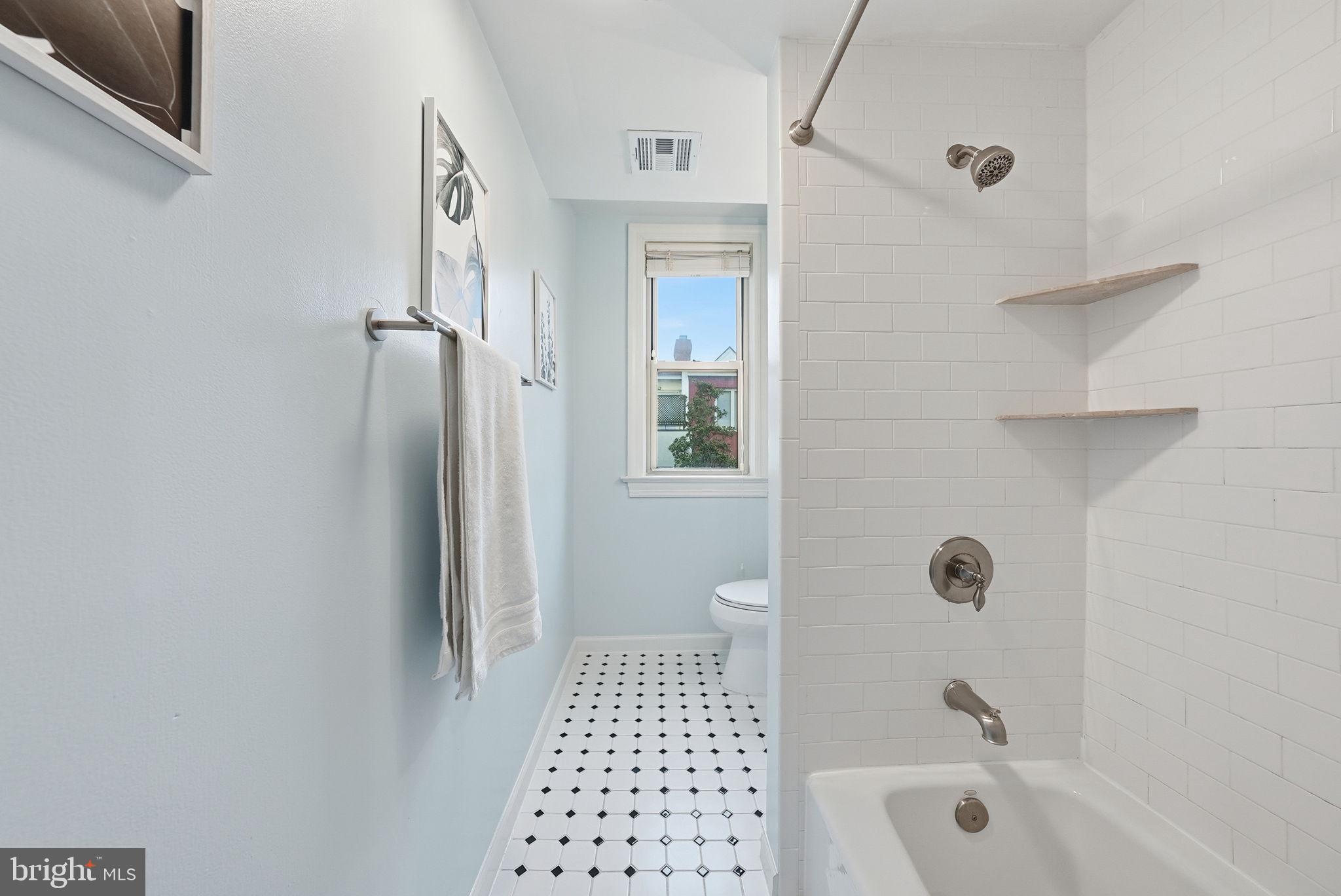 18 9TH STREET NE 305