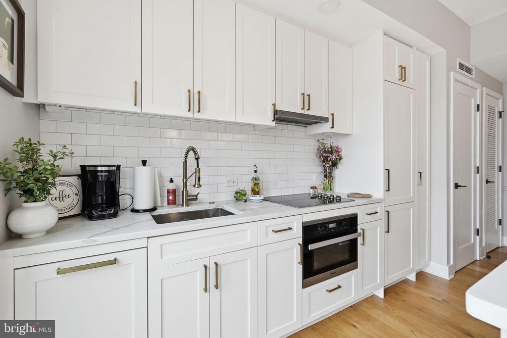 1211 VAN STREET SE 1313
