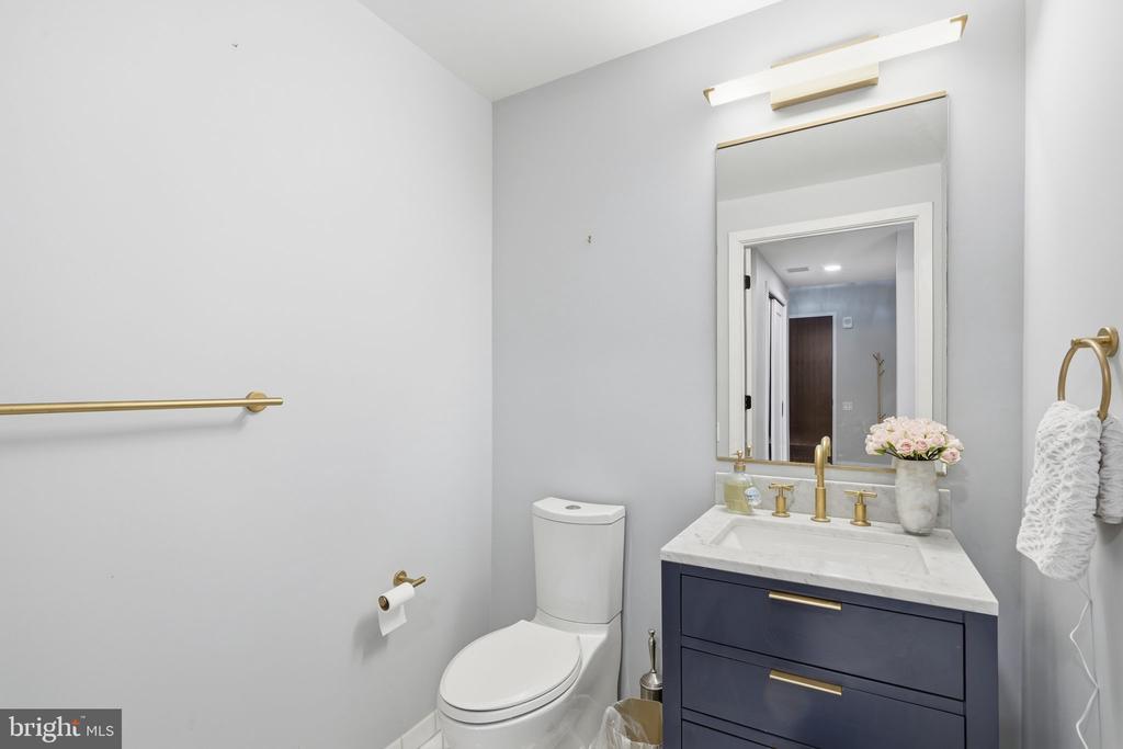 1211 VAN STREET SE 1313