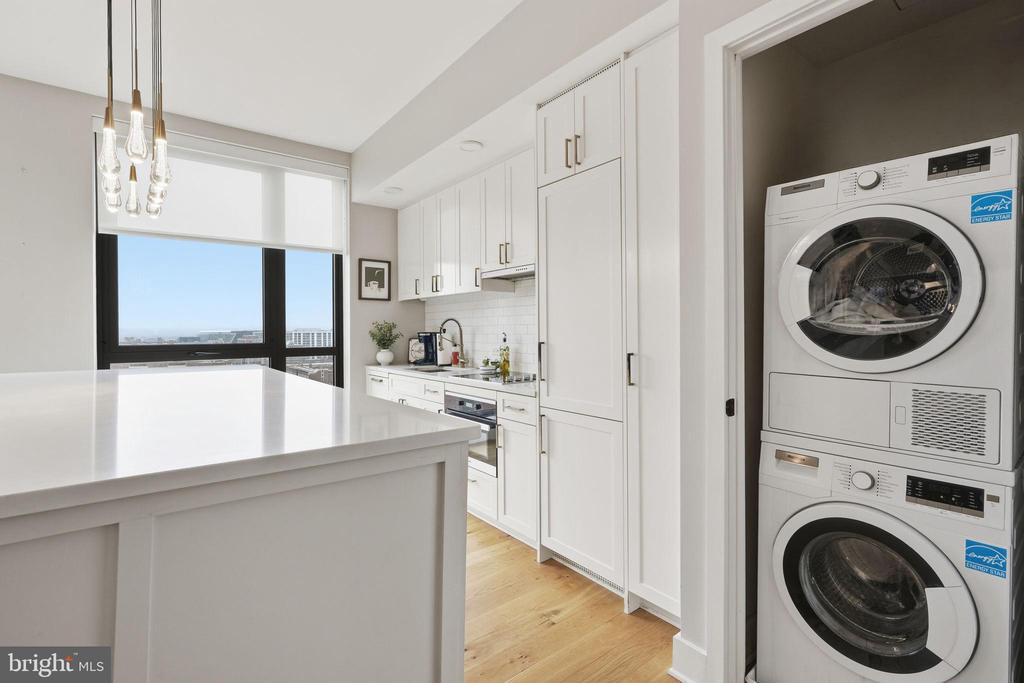 1211 VAN STREET SE 1313