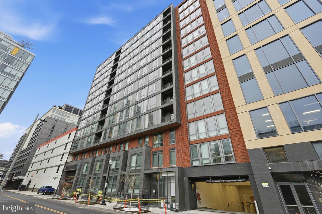 1211 VAN STREET SE 1313