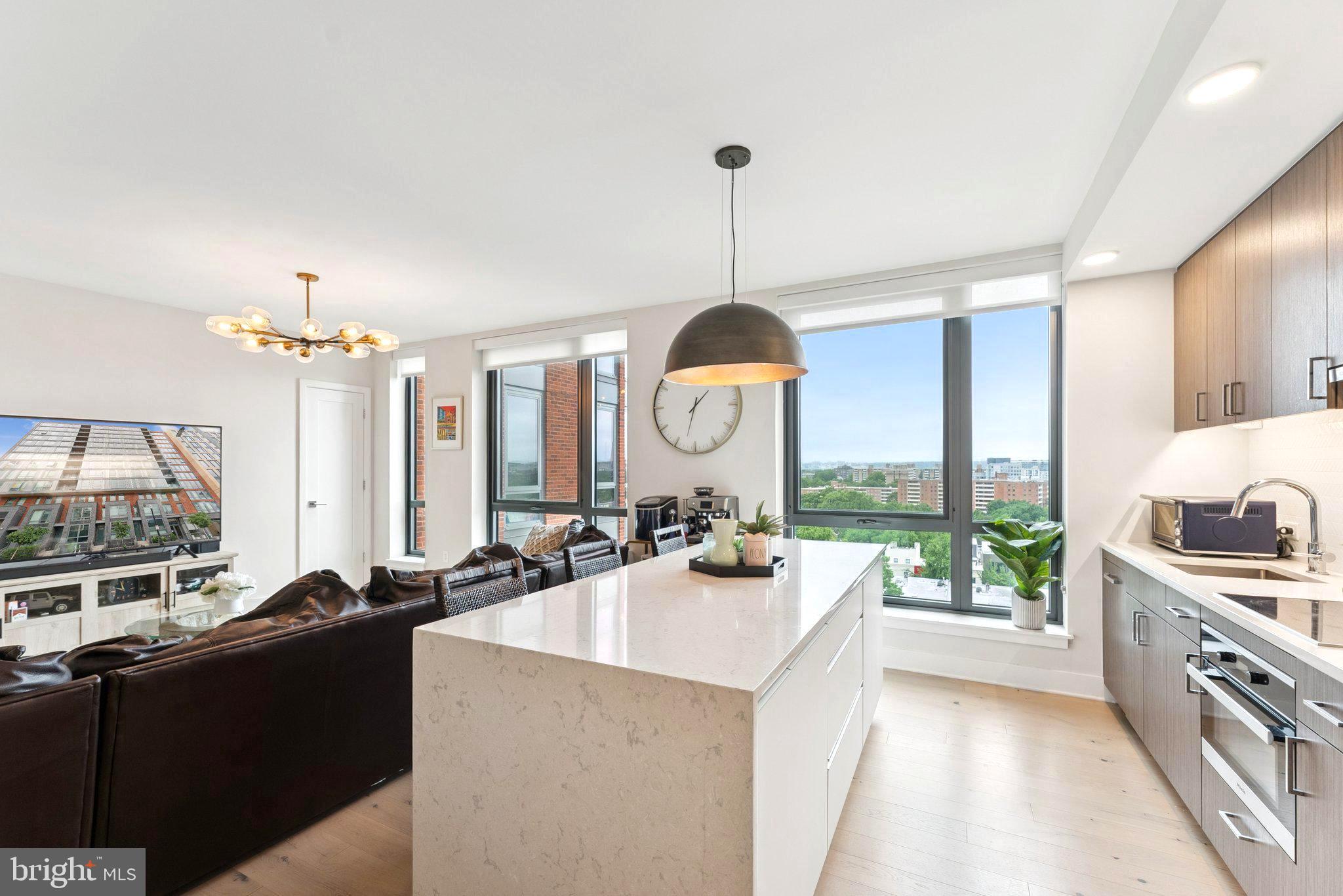 1211 VAN STREET SE 913