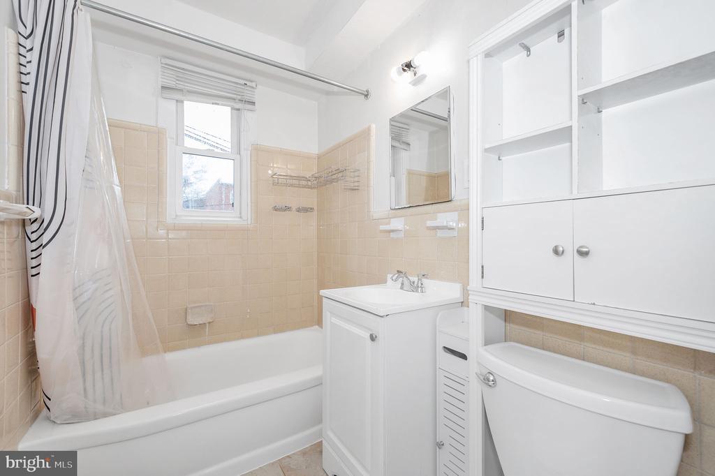 109 WEBSTER STREET NE