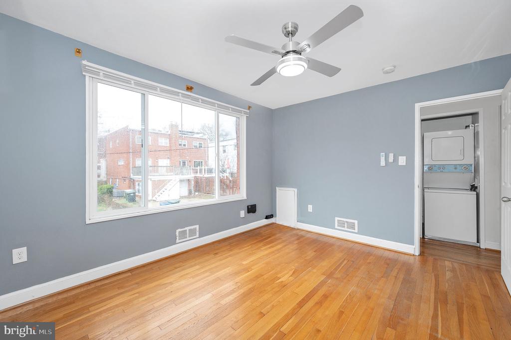 109 WEBSTER STREET NE