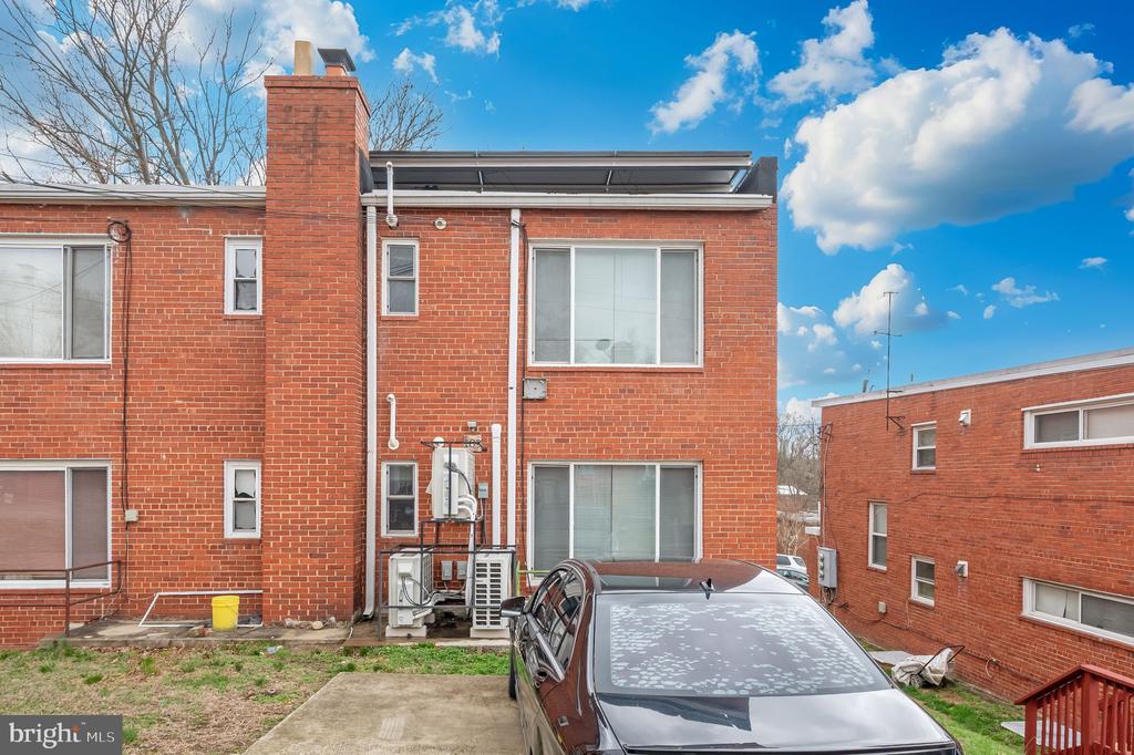 109 WEBSTER STREET NE