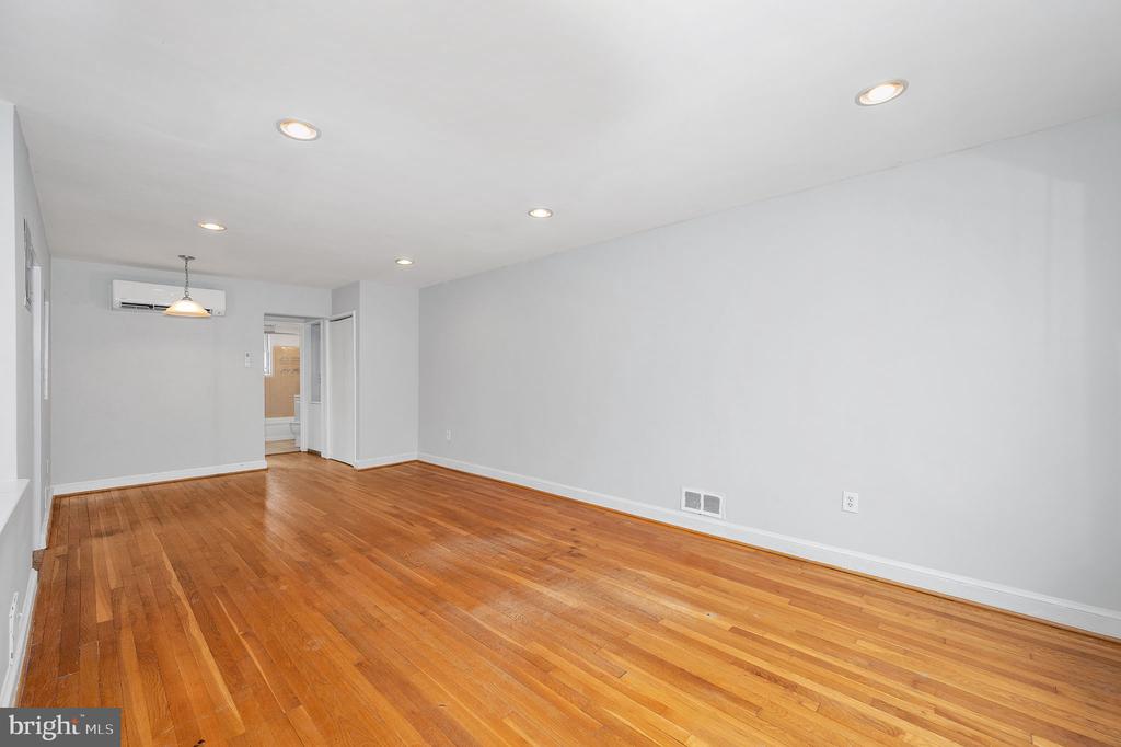 109 WEBSTER STREET NE