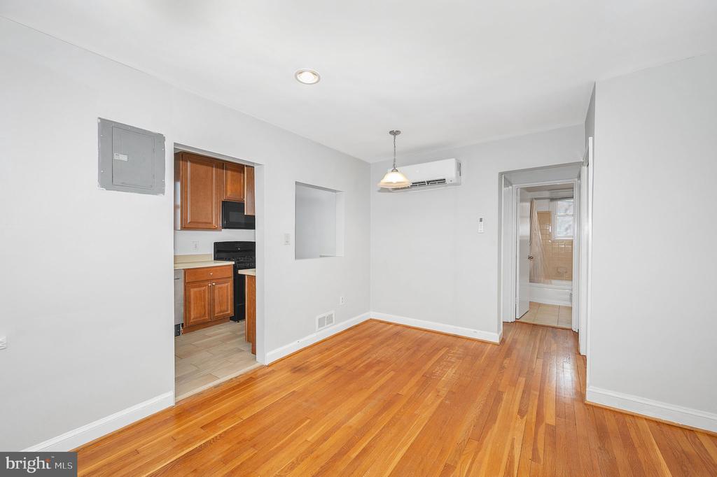 109 WEBSTER STREET NE