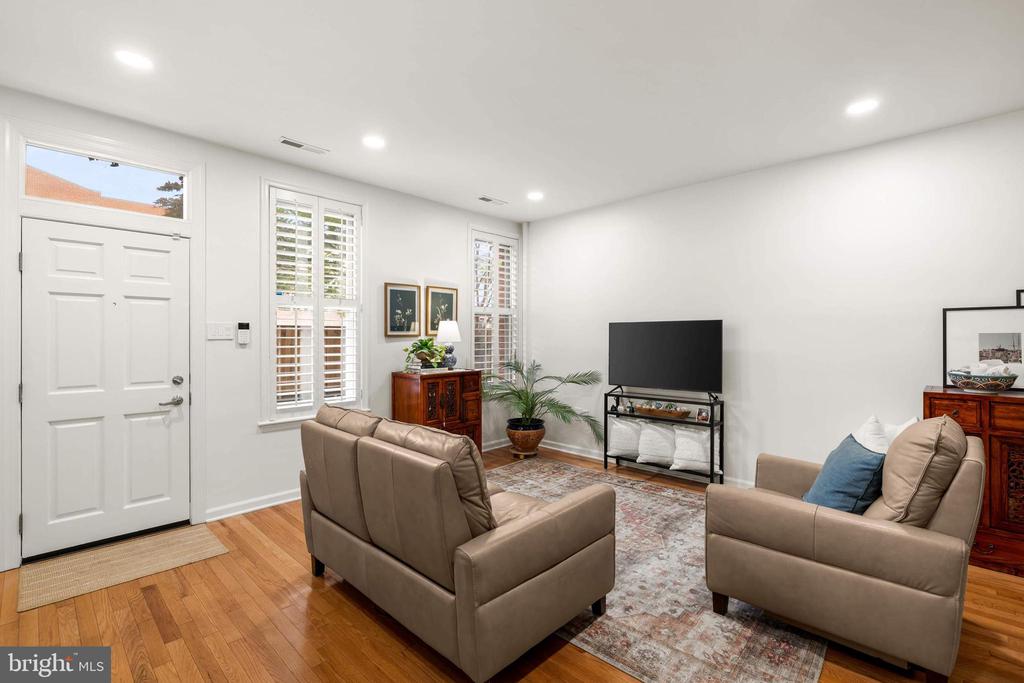22 15TH STREET NE 22