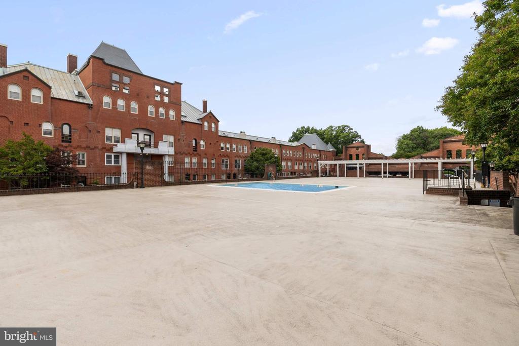 22 15TH STREET NE 22