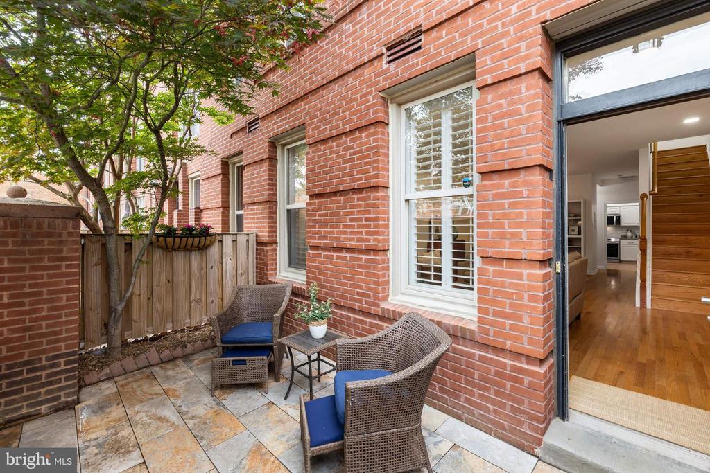 22 15TH STREET NE 22
