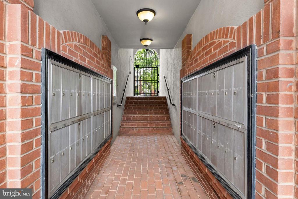 22 15TH STREET NE 22