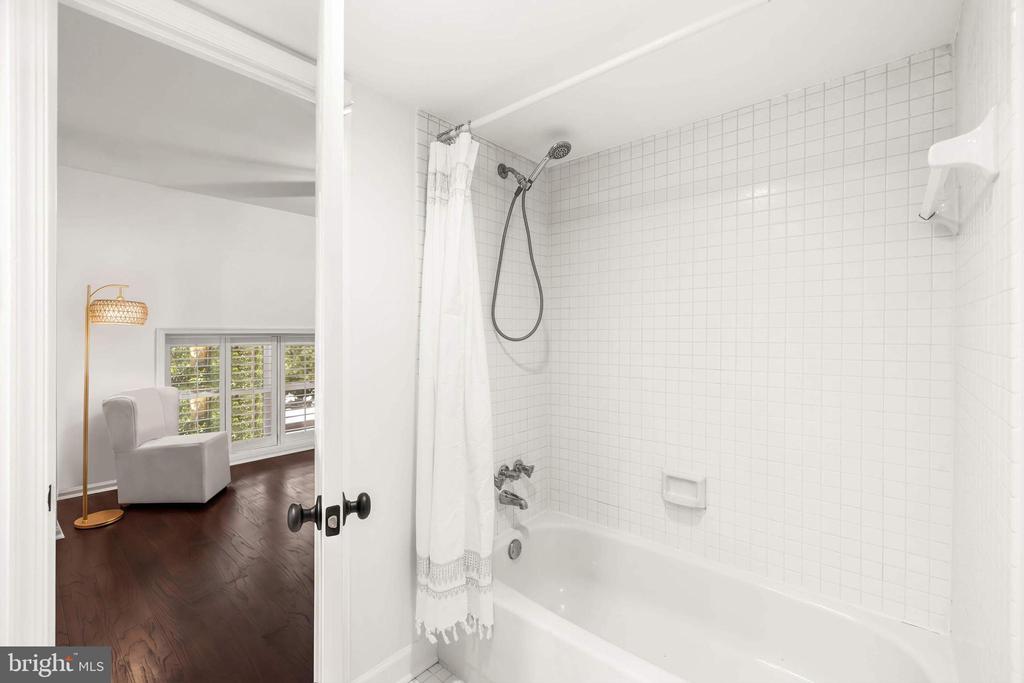 22 15TH STREET NE 22