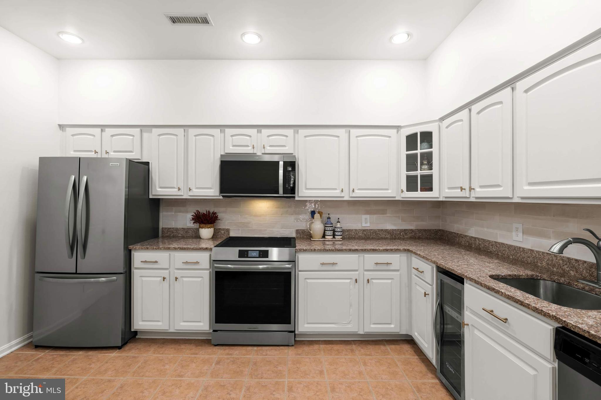 22 15TH STREET NE 22