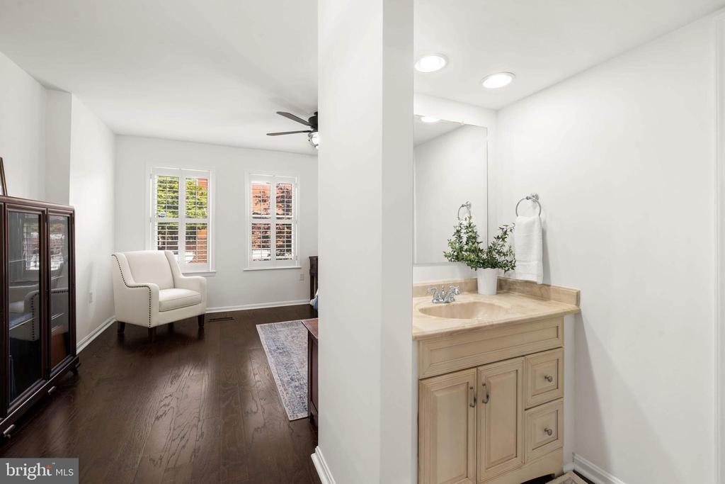 22 15TH STREET NE 22