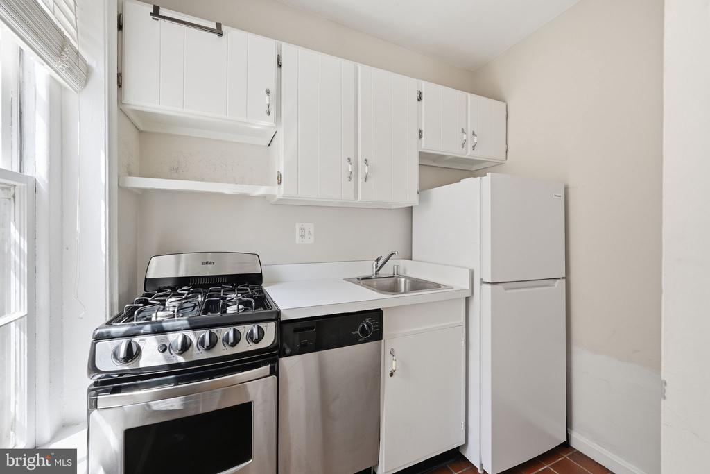 117 E STREET SE 302