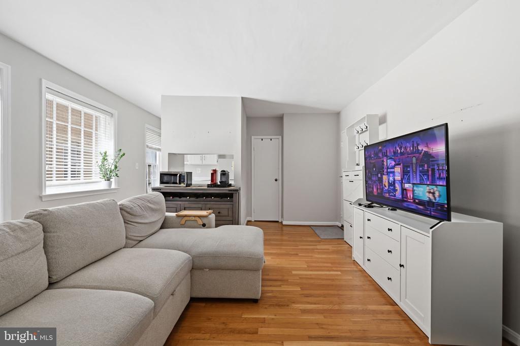 117 E STREET SE 302