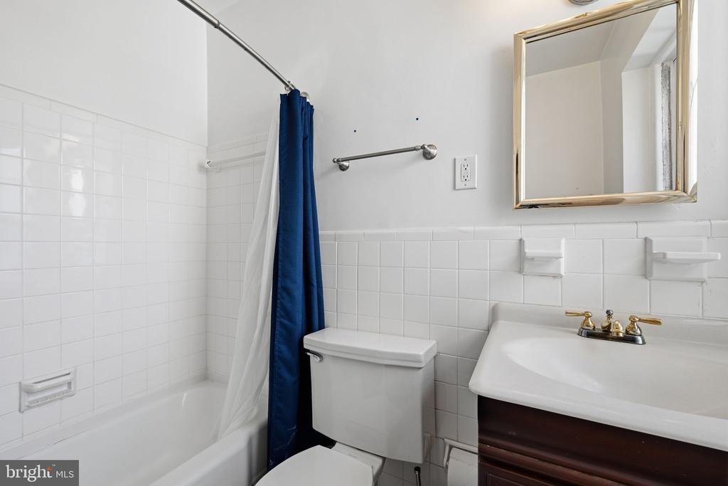 117 E STREET SE 302