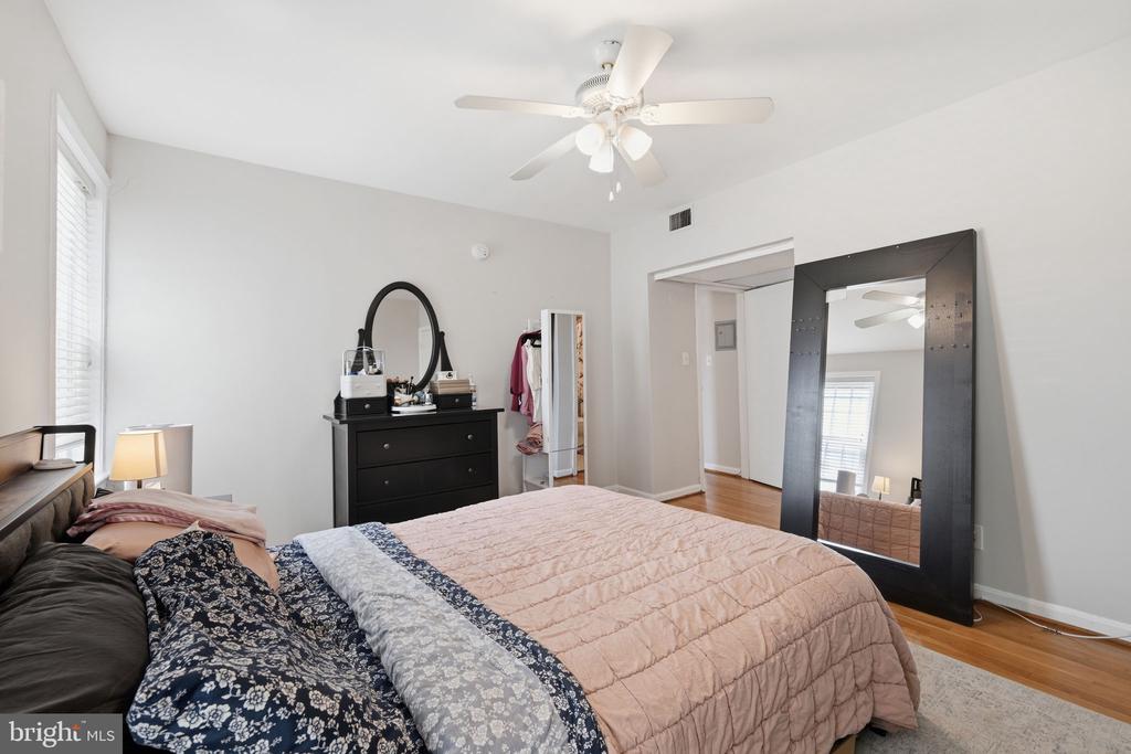 117 E STREET SE 302
