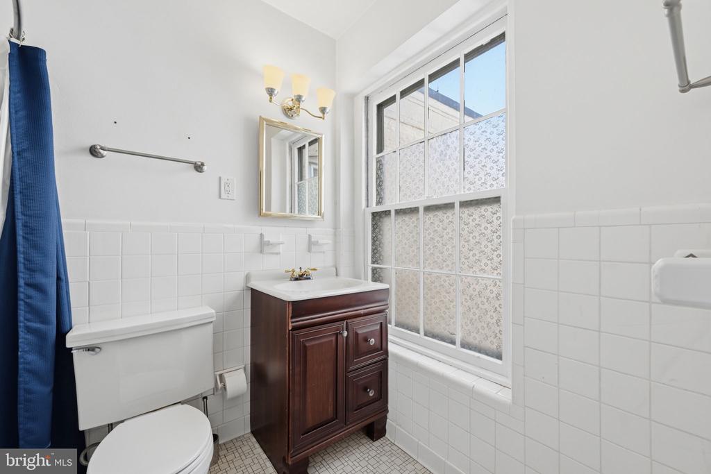 117 E STREET SE 302