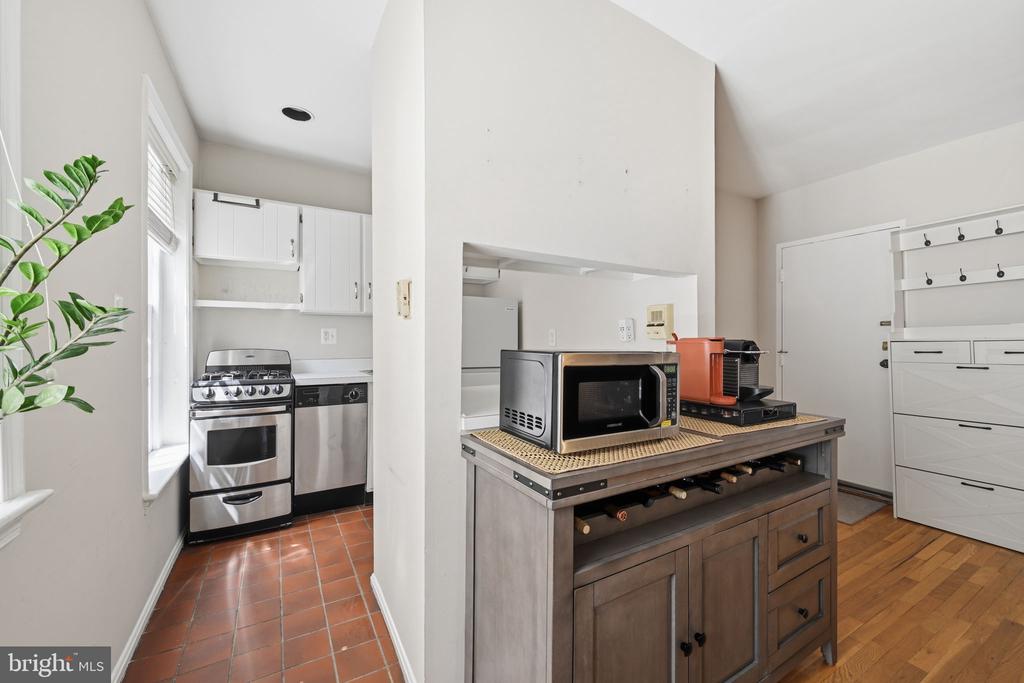 117 E STREET SE 302