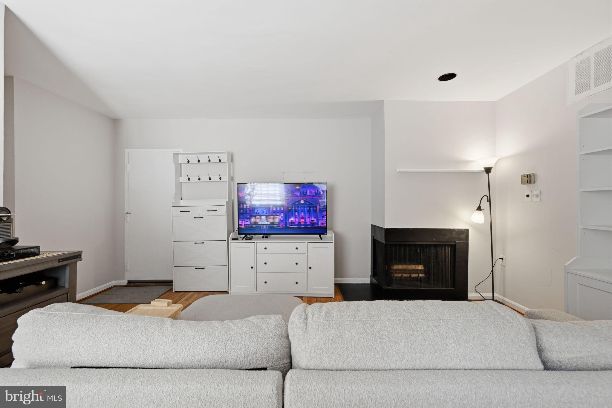 117 E STREET SE 302