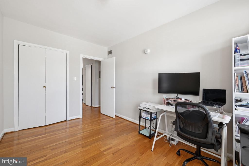 117 E STREET SE 302
