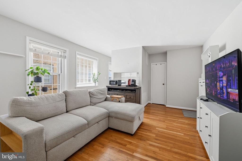 117 E STREET SE 302