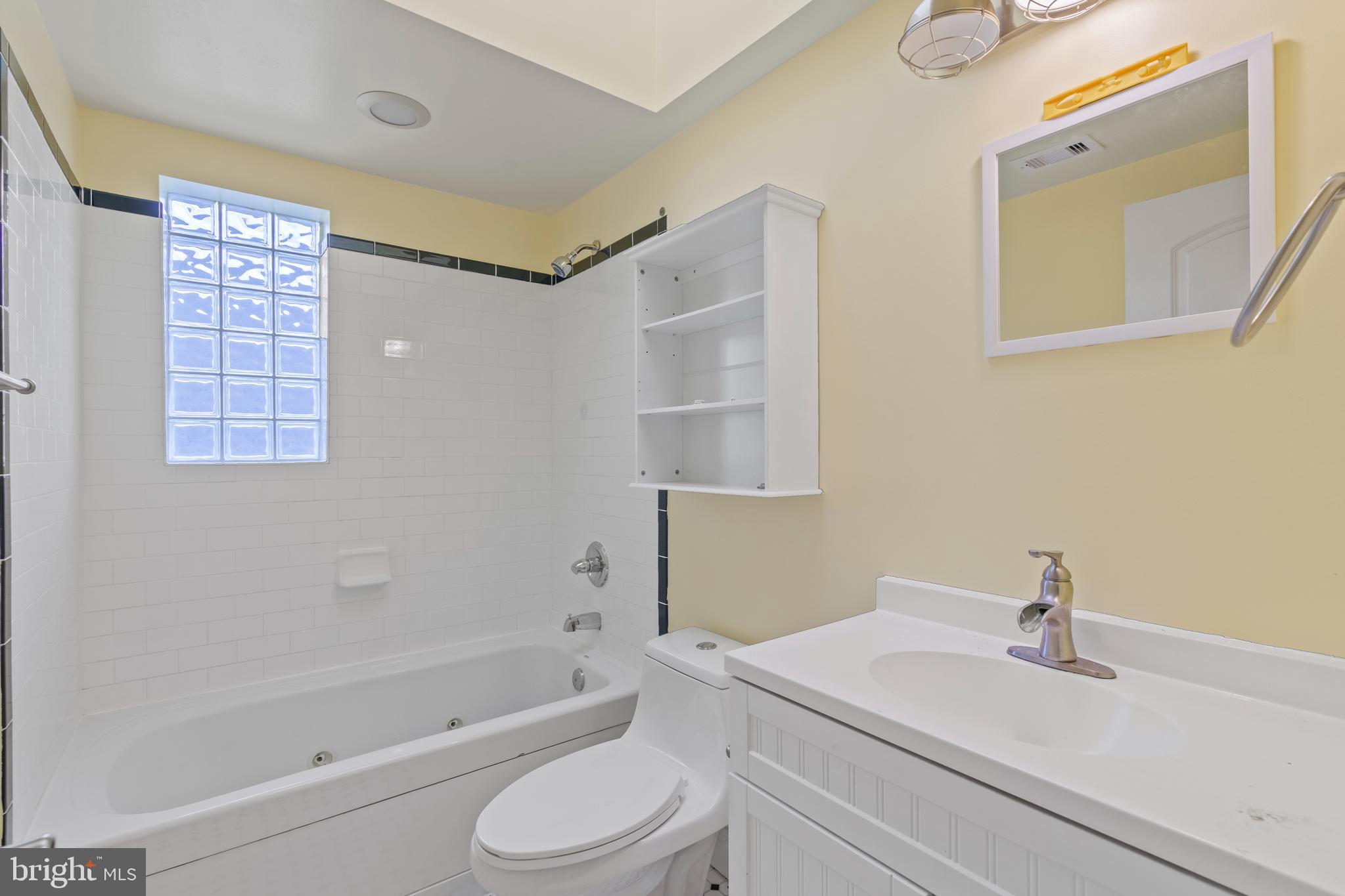 922 MADISON STREET NW 304