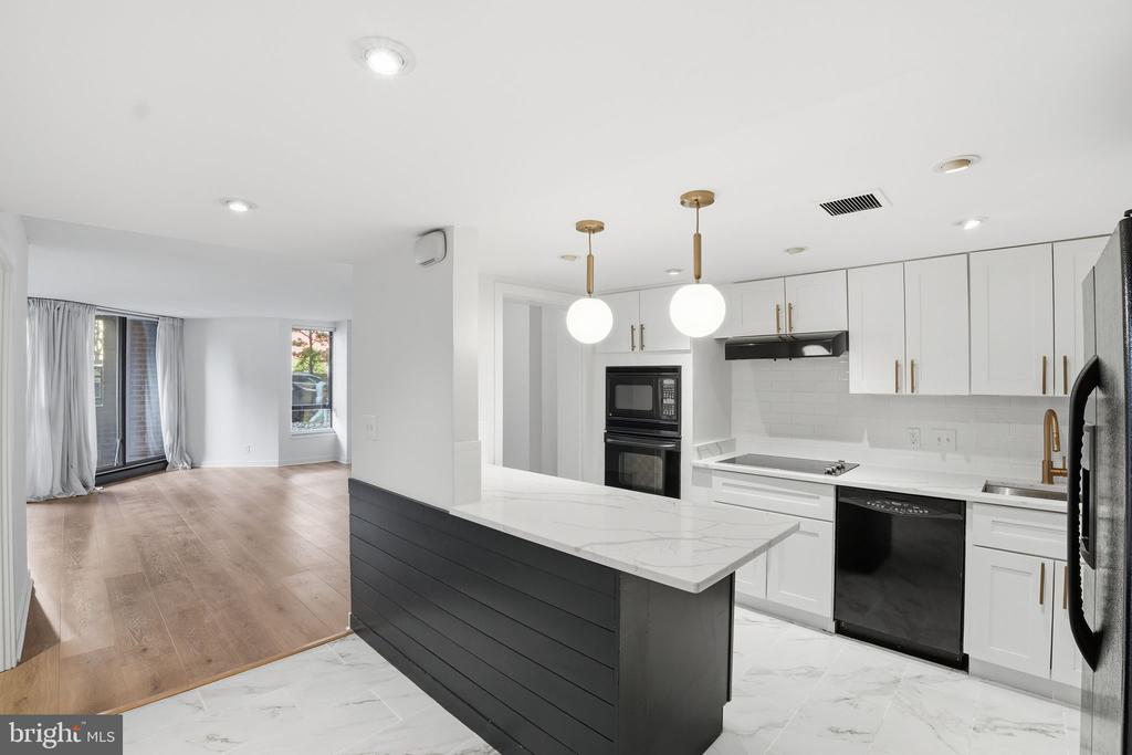 1099 22ND STREET NW 106