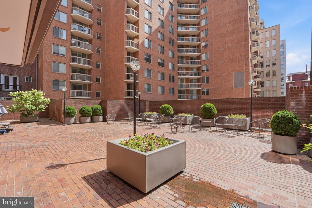 1099 22ND STREET NW 106