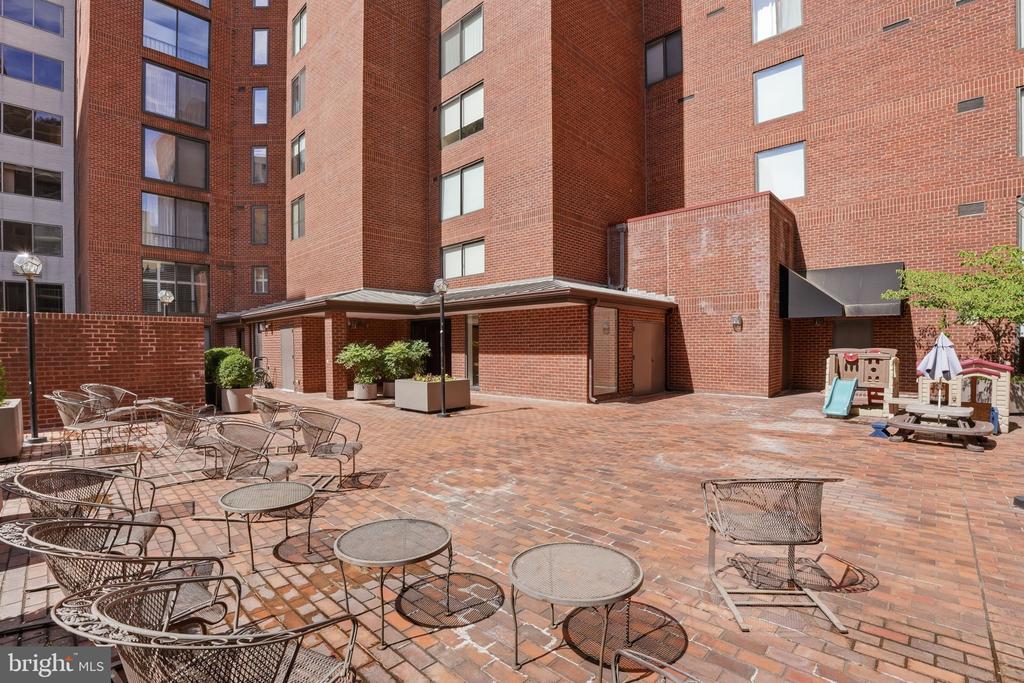 1099 22ND STREET NW 106