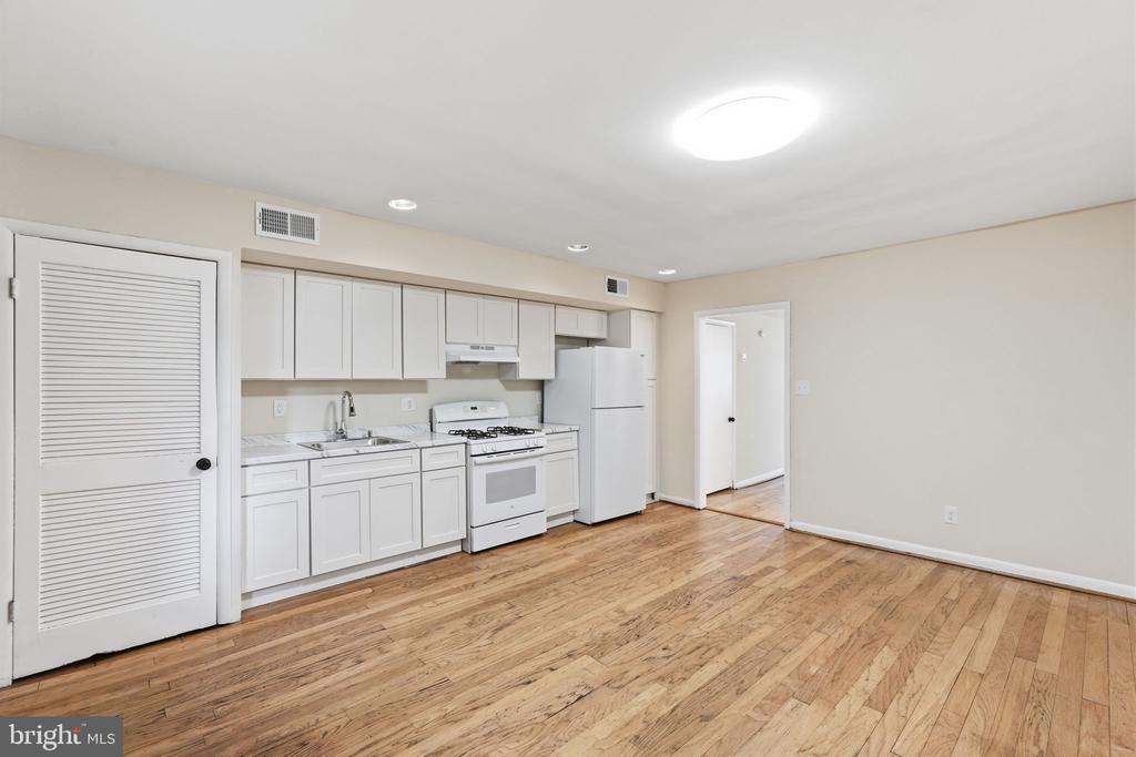 1235 16TH STREET NE