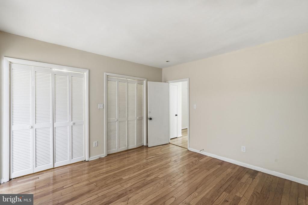 1235 16TH STREET NE
