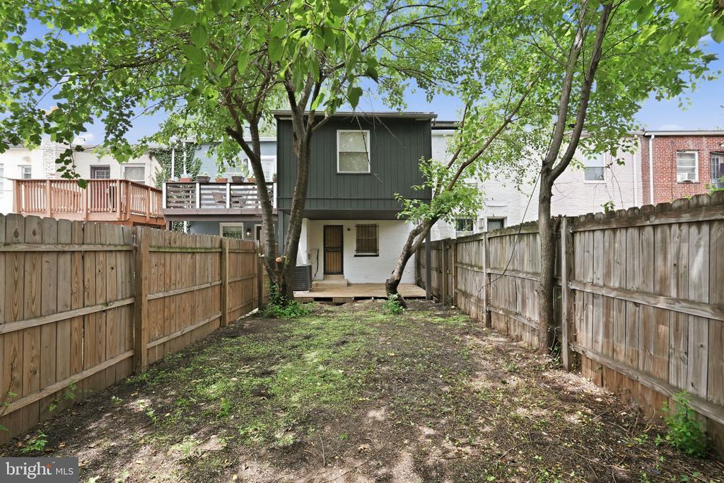 1235 16TH STREET NE