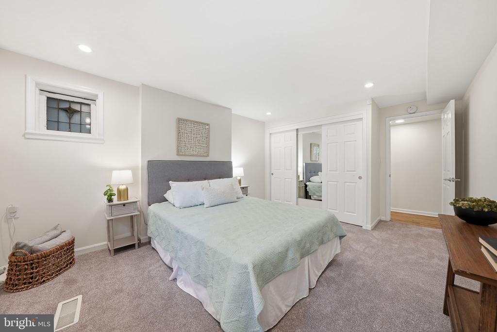 1200 EAST CAPITOL STREET NE 1